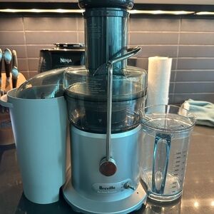 Breville Silver Juice Fountain